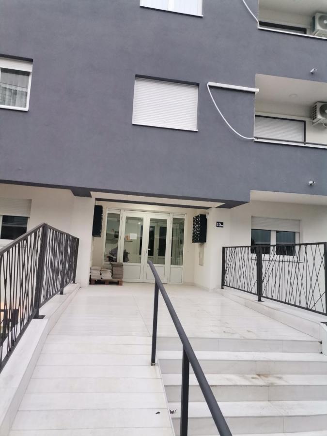 Apartment Mdm *