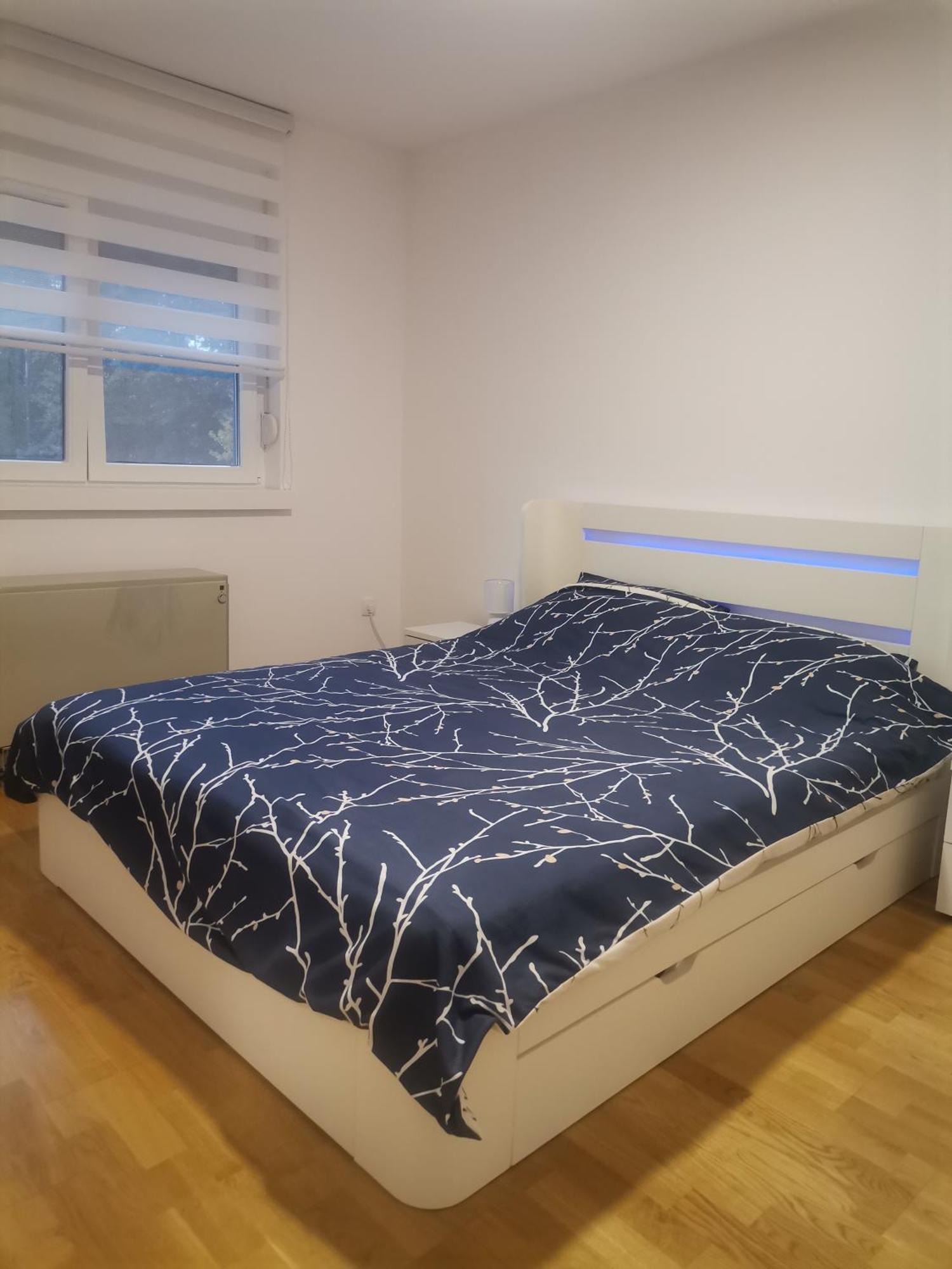 Apartment Mdm *